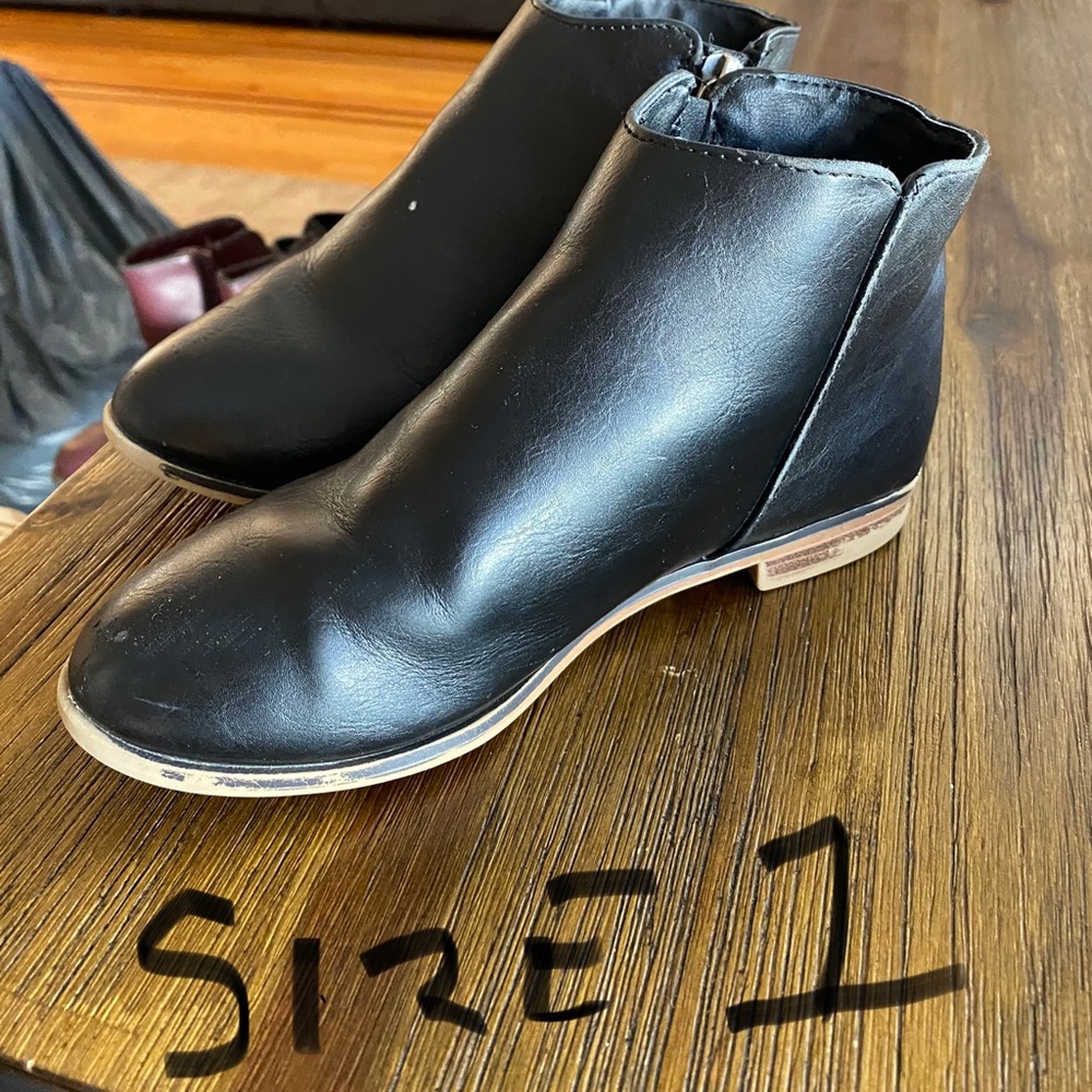 Girls boots